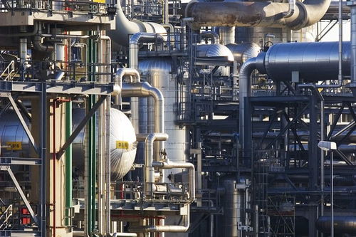 上半年化工原料生產(chǎn)超額完成計劃，材料科學研究助力產(chǎn)能提升